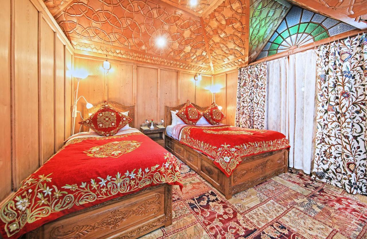 מלון Srīnagar Kolu Group Of Houseboats מראה חיצוני תמונה