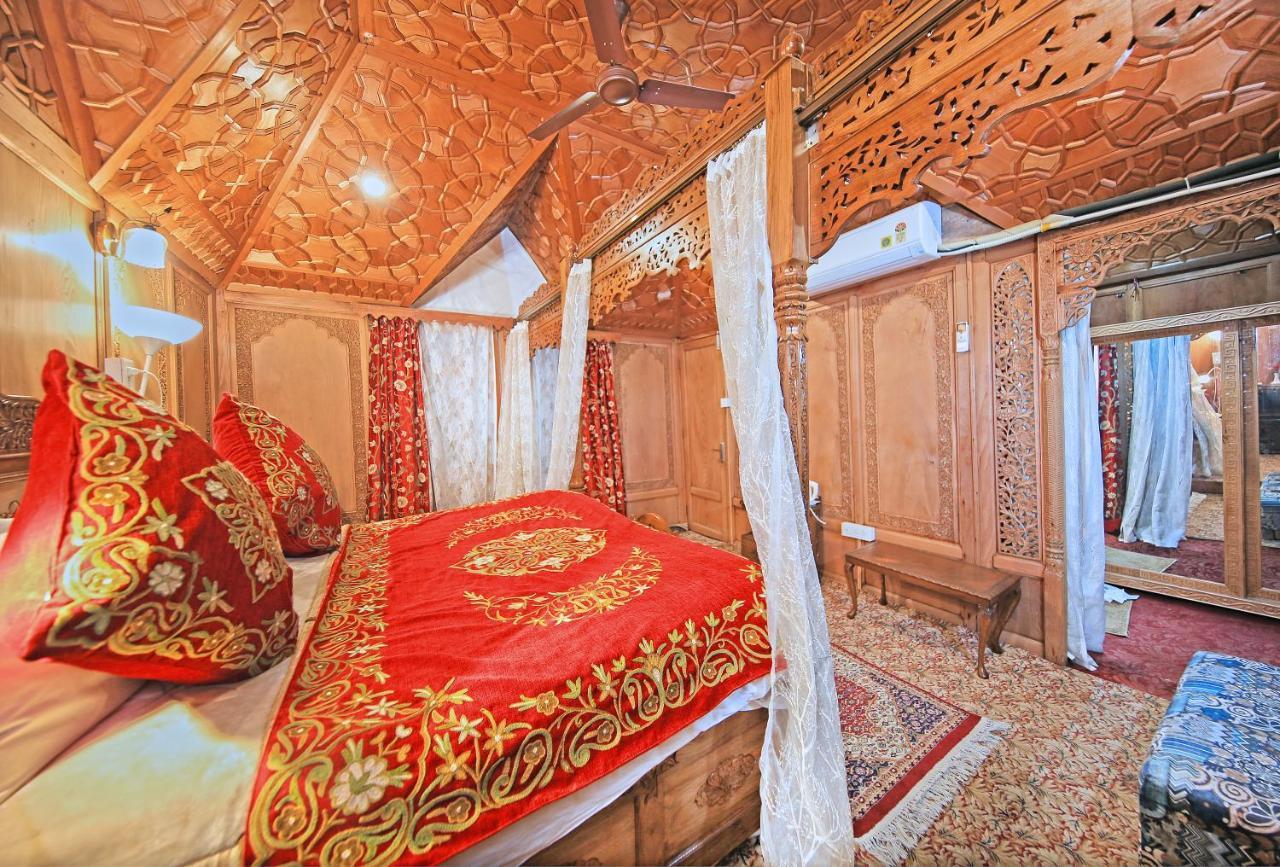 מלון Srīnagar Kolu Group Of Houseboats מראה חיצוני תמונה