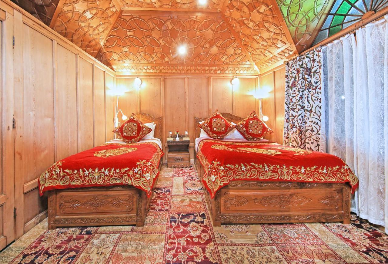 מלון Srīnagar Kolu Group Of Houseboats מראה חיצוני תמונה