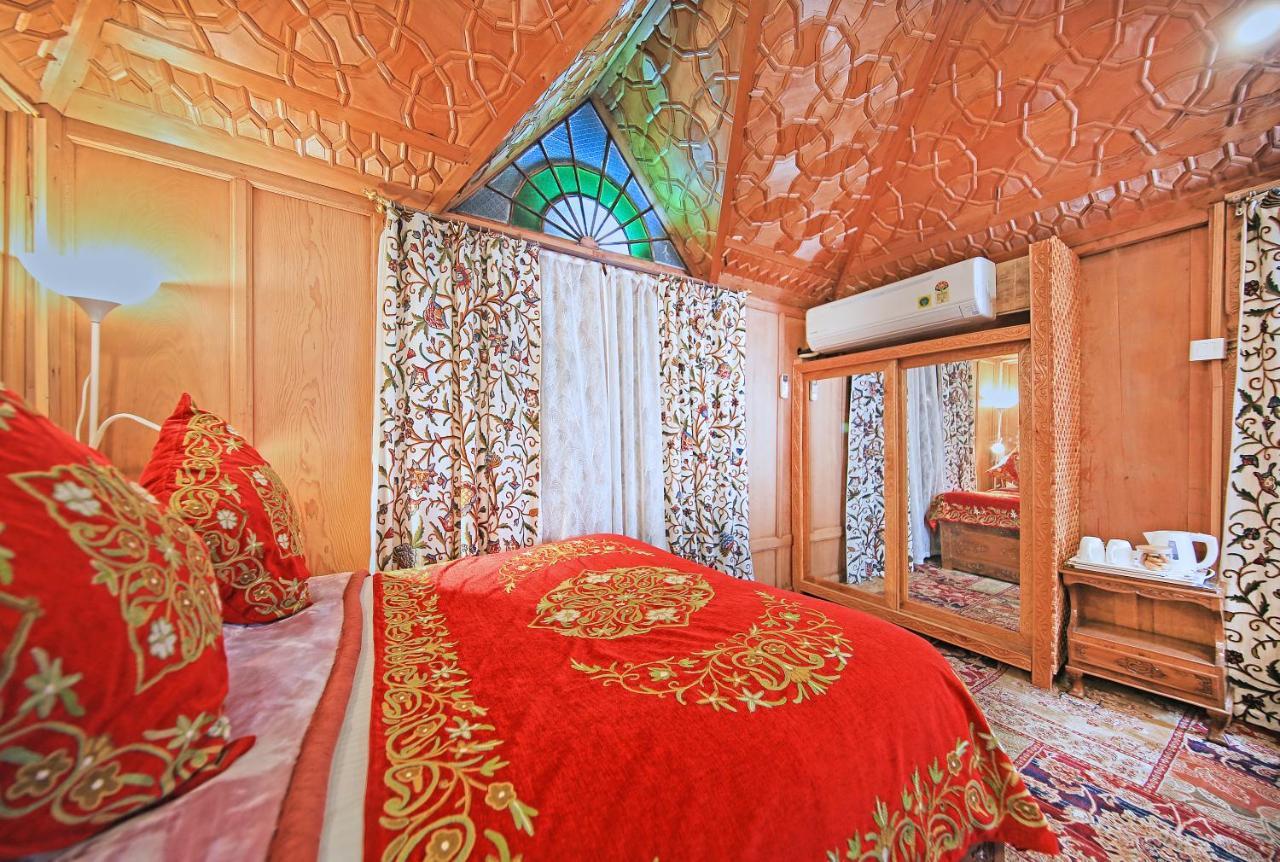 מלון Srīnagar Kolu Group Of Houseboats מראה חיצוני תמונה