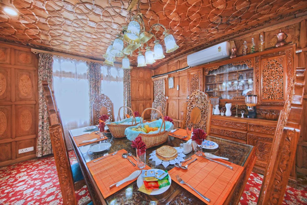 מלון Srīnagar Kolu Group Of Houseboats מראה חיצוני תמונה