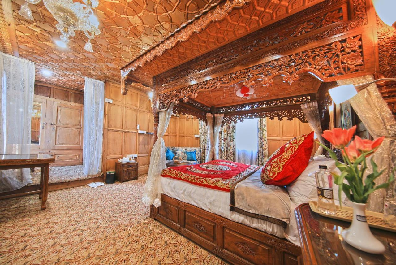 מלון Srīnagar Kolu Group Of Houseboats מראה חיצוני תמונה