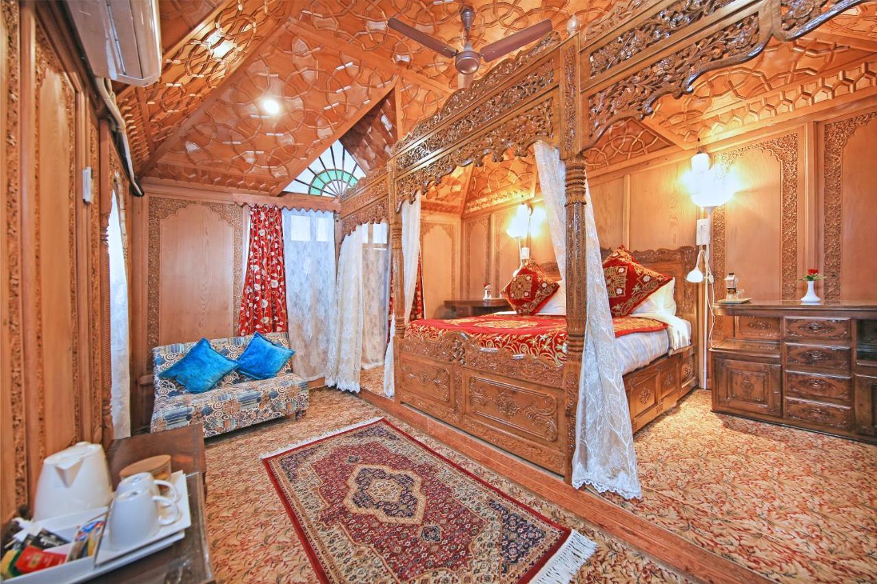 מלון Srīnagar Kolu Group Of Houseboats מראה חיצוני תמונה